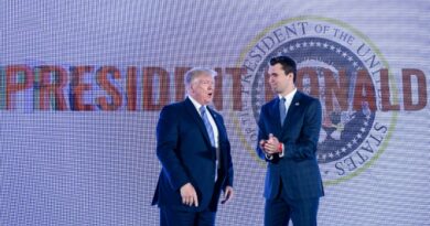Trump accuse la "gauche radicale" d'avoir contribué au meurtre de son allié Charlie Kirk