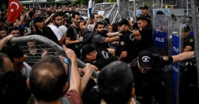 Turquie : la police investit de force le siège du parti d’opposition à Istanbul