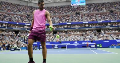 US Open: Alcaraz prive Sinner du doublé à New York et lui reprend le trône mondial