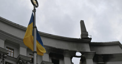 Ukraine : un missile a été utilisé pour frapper le siège du gouvernement, selon Kiev