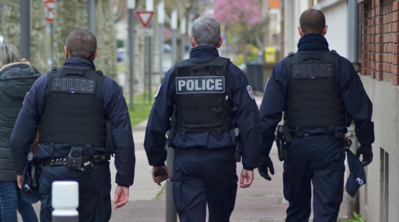 Un homme urine sur sa voiture : le propriétaire voit rouge et lui casse la cheville à Dieppe