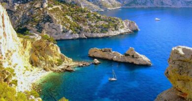 Un influenceur parisien affirme : "Les calanques de Marseille valent largement celles de Corse"