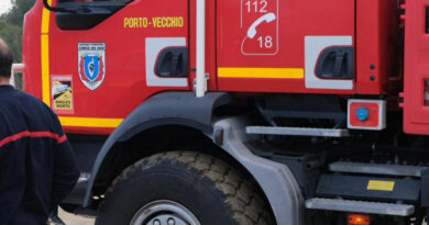 Une paillotte détruite sur la plage de L'Ile-Rousse, suite à un feu de friteuse