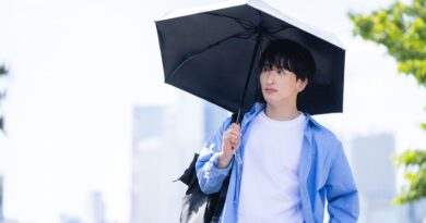 Une première ombrelle cet été pour de nombreux hommes japonais
