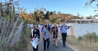 Une visite ministérielle éclair auprès d'un secteur touristique mahorais aux abois  