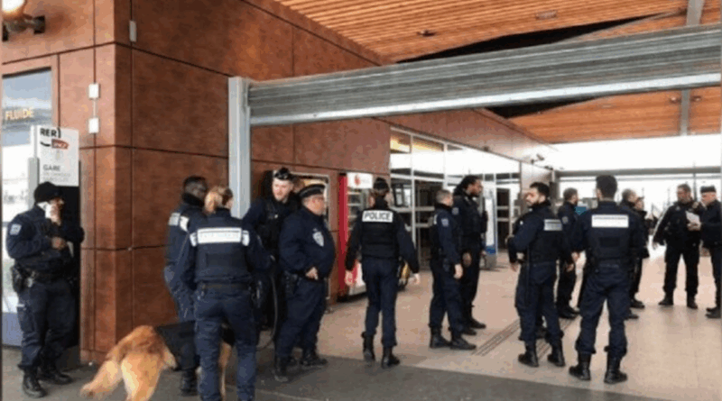 Val-d'Oise : un adolescent hospitalisé en urgence après avoir été agressé au couteau dans le Rer