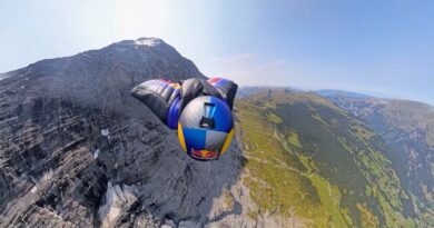 Vidéo. Nouvelles images montrent le record de wingsuit de Peter Salzmann à 347 km/h