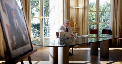 Vote de confiance: veillée d'armes pour Bayrou et ses opposants, Wauquiez donne "la liberté de vote" à ses députés