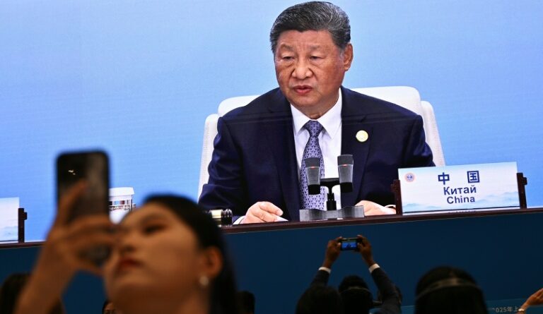 Xi réunit Poutine et les grands d'Eurasie, dénonce un esprit de "guerre froide"