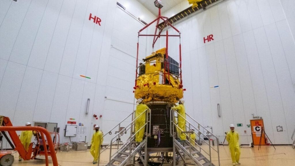 Le satellite SMILE en orbite pour étudier les tempêtes solaires et leurs effets.