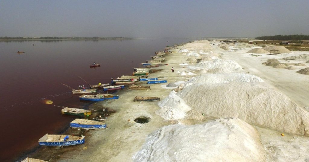 Week-end au Lac Rose : une escapade à moins d’une heure de Dakar pour les visiteurs.