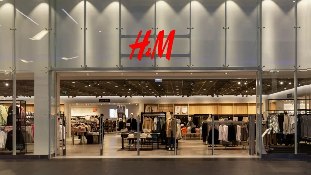 H&M lance un maillot de bain adapté à toutes les silhouettes pour l’été.