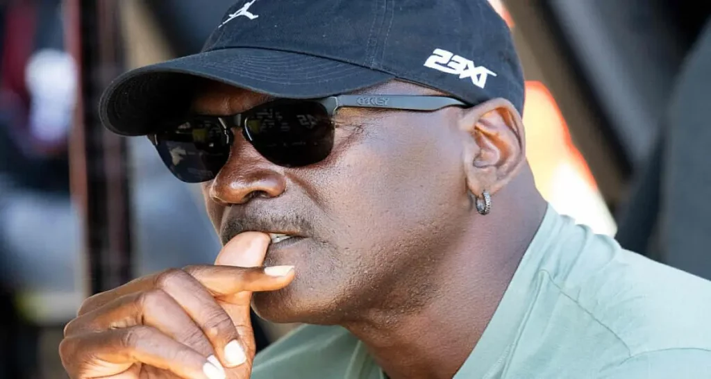 Michael Jordan inspire Pep Guardiola avec un message sur la persévérance et le succès.