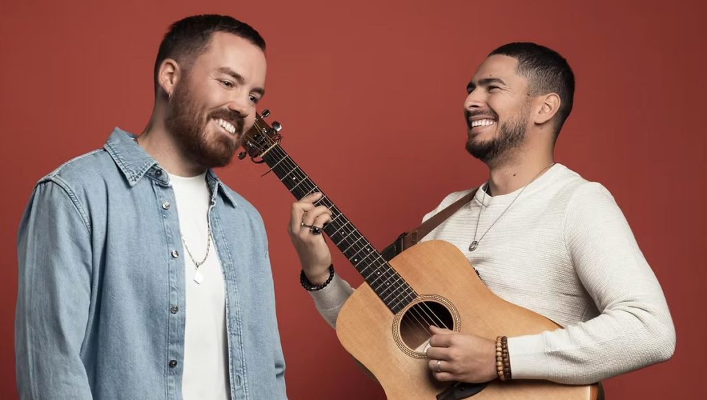 Le duo aixois Roulez Jeunesse dévoile son nouvel album dans les studios d’ICI Provence.