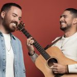 Le duo aixois Roulez Jeunesse dévoile son nouvel album dans les studios d’ICI Provence.
