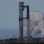 SpaceX reporte le lancement de sa fusée Starship en raison de problèmes techniques.