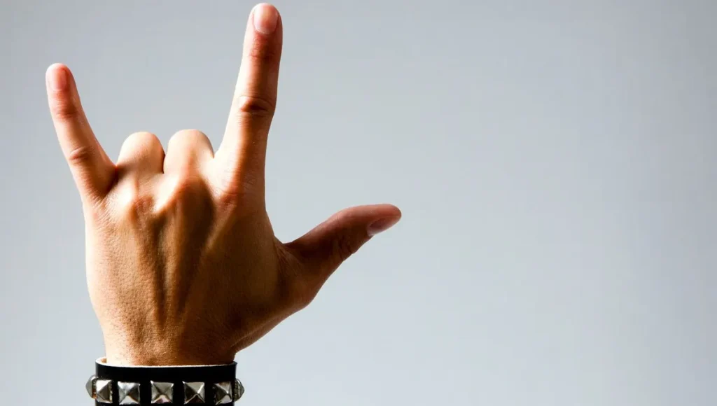 Hellradioké lance une nouvelle plateforme de streaming musical pour les artistes émergents.