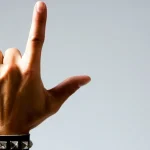 Hellradioké lance une nouvelle plateforme de streaming musical pour les artistes émergents.