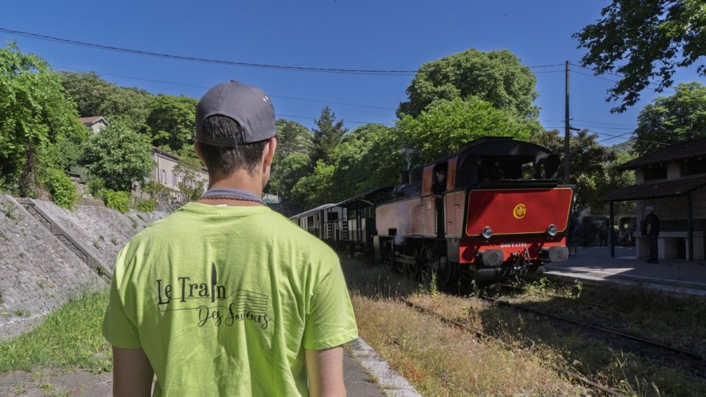 Le « Train des saveurs » des Cévennes propose un menu renouvelé chaque année.