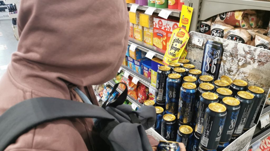 Multirécidiviste arrêté après avoir volé 7 000 € d’alcool dans un supermarché à Gimont.
