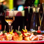 Saint-Sébastien renforce son identité culinaire avec des initiatives gastronomiques locales.