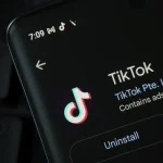 Albanie : le gouvernement lève l’interdiction de TikTok pour les utilisateurs.