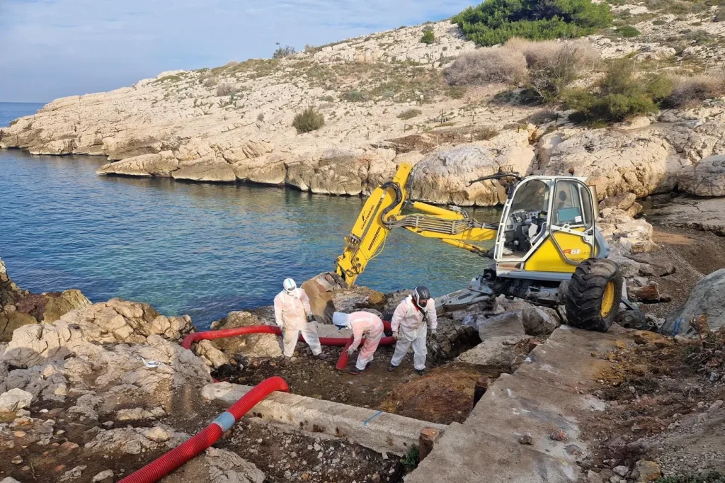 Réhabilitation des Calanques de Marseille : un chantier pour restaurer l’environnement industriel.