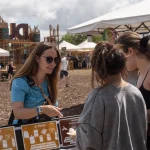 Quatre initiatives pour réduire les déchets lors des festivals en France.