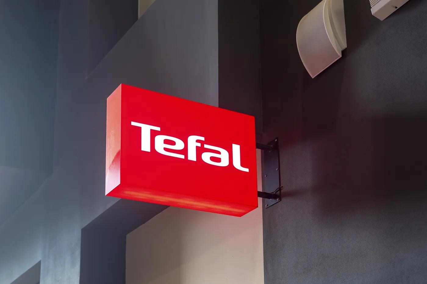 Pollution de l&rsquo;air : détection de PFAS près d&rsquo;un site de production Tefal en France