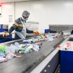 La filière du recyclage des plastiques en crise malgré la hausse des prix du pétrole.