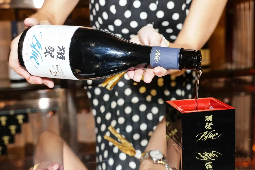 Le Japon développe un saké spatial pour promouvoir sa boisson traditionnelle.