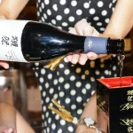 Le Japon développe un saké spatial pour promouvoir sa boisson traditionnelle.