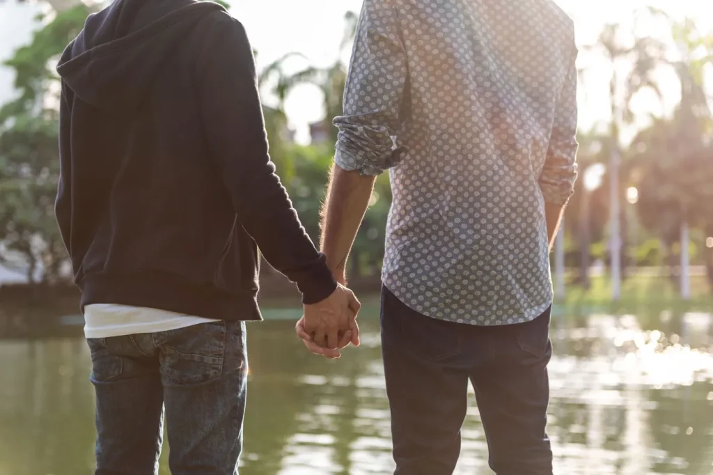 « Des familles demandent à l’Église de revoir sa doctrine sur l’homosexualité »