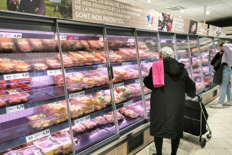 Alimentation : l’essor du « turbopoulet » dans les supermarchés et la restauration en France