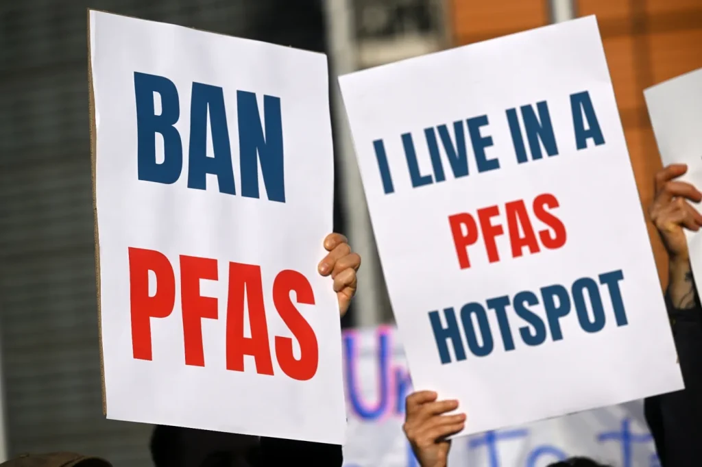 Les experts de l’ONU alertent la France sur la pollution aux PFAS dans la vallée de la chimie.