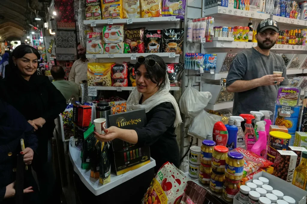 Guerre en Iran : inflation et pressions économiques rendent la vie quotidienne insupportable.