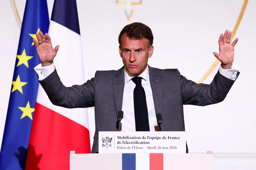 Macron présente un plan pour électrifier la France, favorisant le pouvoir d’achat et la compétitivité.