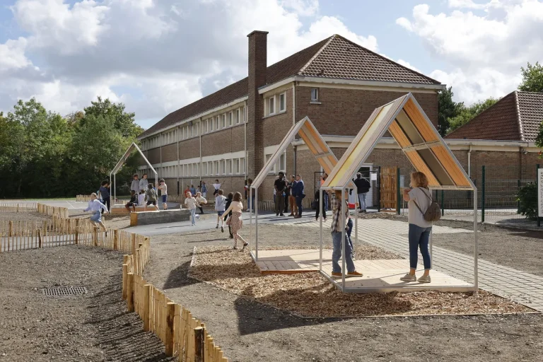 Vague de chaleur : la France accélère la rénovation thermique des écoles publiques.