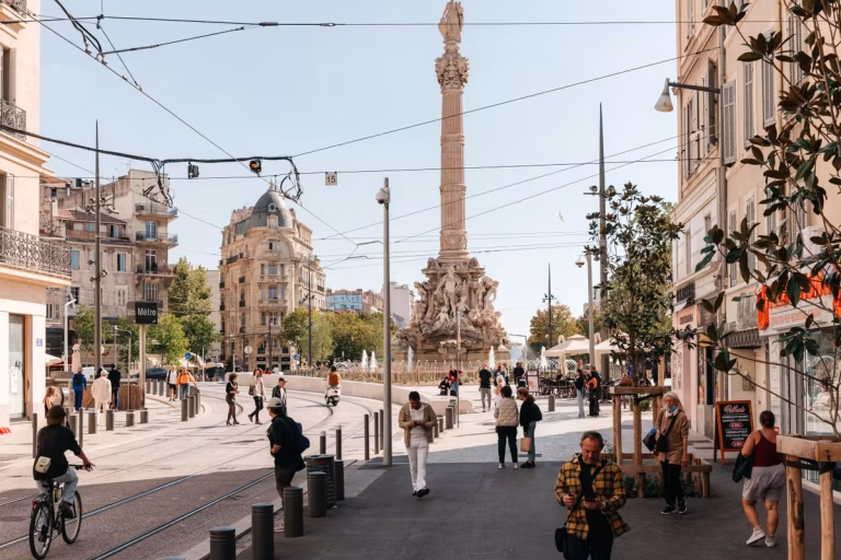 Réveil du quartier de Castellane à Marseille : nouveaux commerces et vie locale dynamisée.