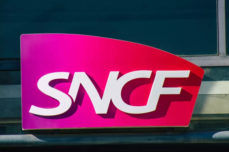 SNCF : un métier accessible sans diplôme offre un salaire de 55 000 € en milieu de carrière.