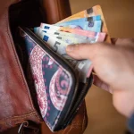 Licenciée pour vol présumé, une entreprise condamnée à indemniser des seniors isolés.
