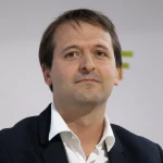 Blessé, il fonde Doctolib, devenu essentiel pour 30 millions de Français dans la santé.