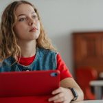 L’écoute, compétence citoyenne essentielle dans la communication numérique actuelle