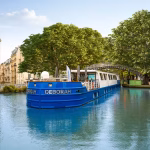 Les croisières en péniche attirent de plus en plus les adeptes du slow tourisme en Europe.
