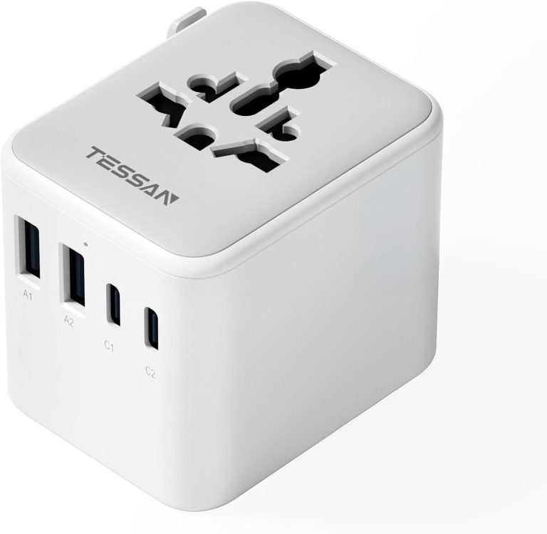 TESSAN Universal Plug Adapter : compatibilité avec plusieurs pays et ports USB.