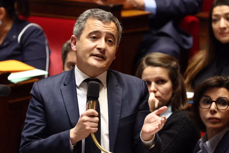 Gérald Darmanin évoque un auteur de l’Action française lors d’un débat sur la sécurité nationale