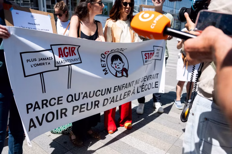 Procès de David G. : un animateur périscolaire accusé d’agressions sexuelles à Paris.