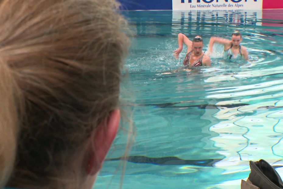 Championnat de France de natation artistique : les performances des jeunes sportives évaluées