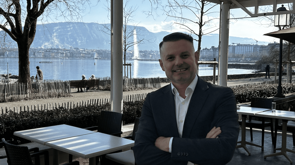Michel Roth, Meilleur ouvrier de France, découvre les poissons du lac Léman à Genève