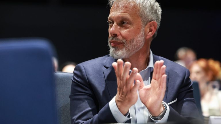 Démission du vice-président RN de Grand Besançon Métropole après des propos homophobes et racistes.